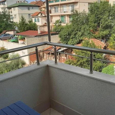 студио комфорт в центъра на град 公寓 桑丹斯基