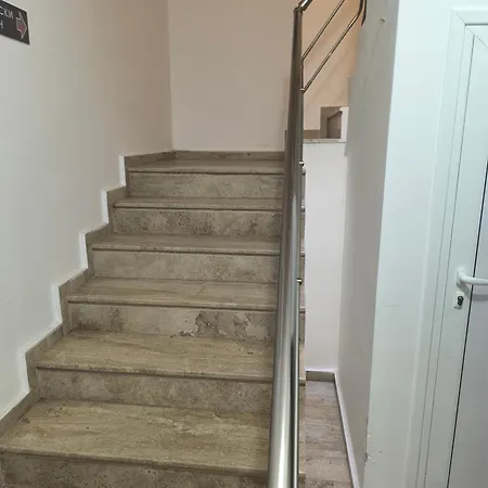 студио комфорт в центъра на град Apartman *