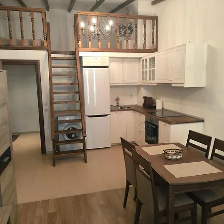 студио комфорт в центъра на град Apartman *